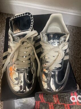 Silver Adidas Women’s Wales Bonnet Samba